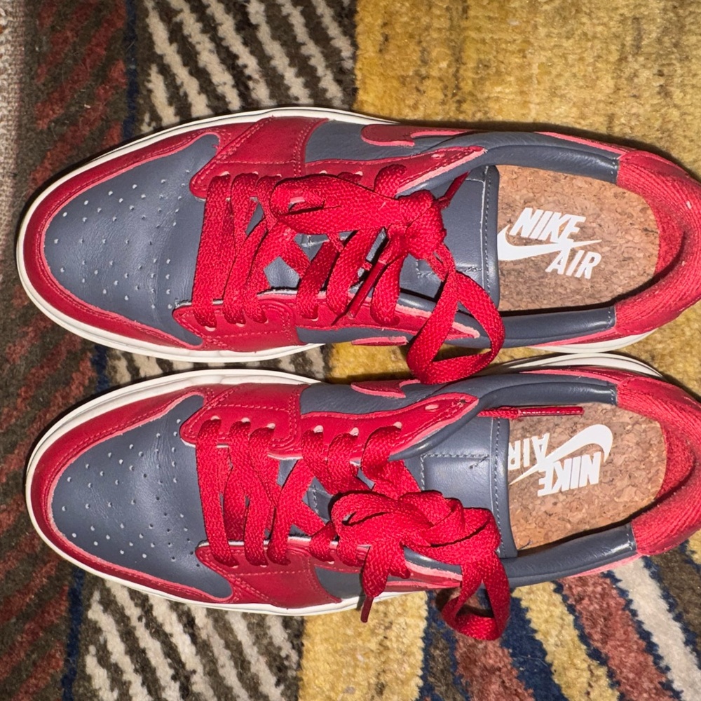 Nike Air Low-Top Sneakers - Red & Gray